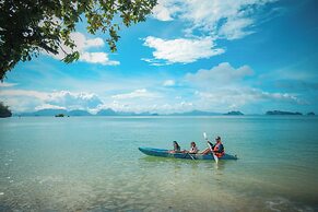 TreeHouse Villas - Adults Only