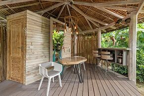 TreeHouse Villas - Adults Only