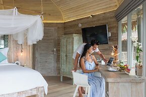 TreeHouse Villas - Adults Only