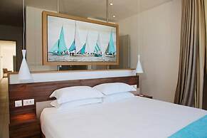 Coral Bay by Dream Escapes