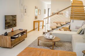 Coral Bay by Dream Escapes
