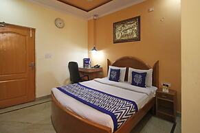 OYO 7147 Hotel Madhur Regency