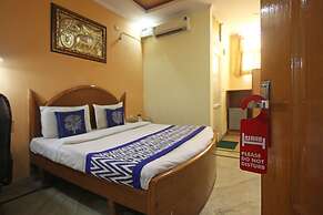 OYO 7147 Hotel Madhur Regency