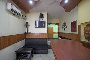 OYO 7147 Hotel Madhur Regency