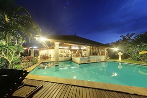 Senyum Villa - Uluwatu