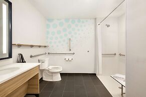 Tru by Hilton Meridian Boise West ID