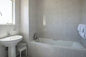 Montclair Hotel & Casino