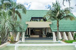 Montclair Hotel & Casino