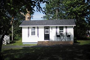 Carleton Inn and Cottages