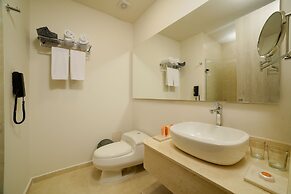 Hotel Dorado Plaza Alto Prado