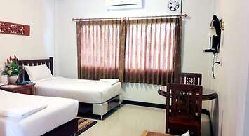Khum Nakhon Hotel