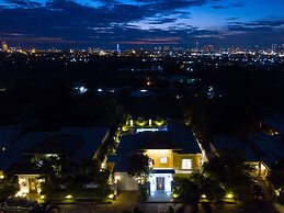 Luxury Pool Villa 604