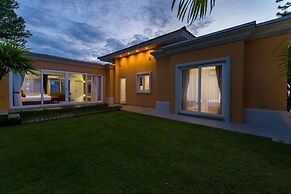 Luxury Pool Villa 604