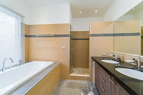 Luxury Pool Villa 604