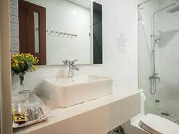 Hanoi Blue Hotel - The Water Front