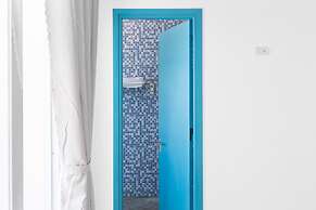 Blue Anchor Lodge & Cafe-Binh Ba Island