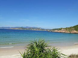 Blue Anchor Lodge & Cafe-Binh Ba Island