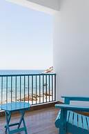 Blue Anchor Lodge & Cafe-Binh Ba Island