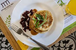 Erettz Dafna Travel Hotel