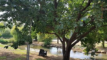 Erettz Dafna Travel Hotel