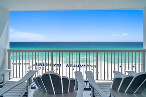 Pelican Beach Resort by Colasan