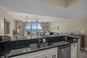 Pelican Beach Resort by Colasan
