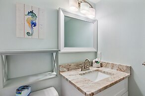 Pelican Beach Resort by Colasan