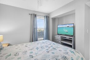 Pelican Beach Resort by Colasan