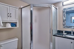 Pelican Beach Resort by Colasan