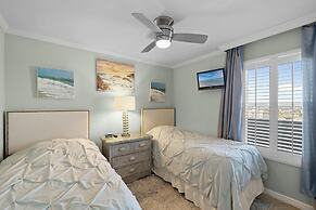 Pelican Beach Resort by Colasan