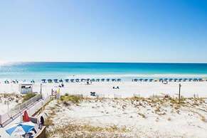 Pelican Beach Resort by Colasan