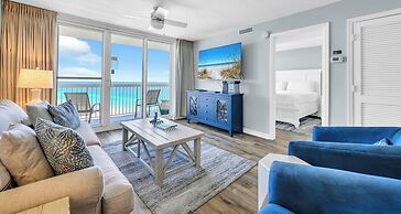 Pelican Beach Resort by Colasan