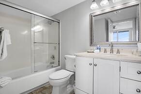 Pelican Beach Resort by Colasan