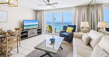 Pelican Beach Resort by Colasan