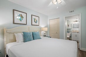 Pelican Beach Resort by Colasan