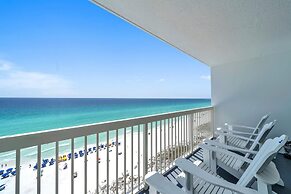 Pelican Beach Resort by Colasan