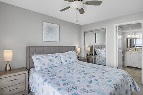 Pelican Beach Resort by Colasan