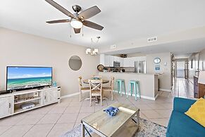 Pelican Beach Resort by Colasan