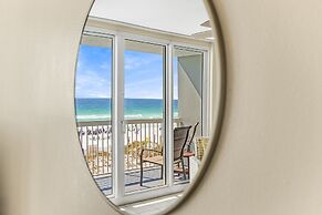 Pelican Beach Resort by Colasan