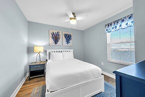 Pelican Beach Resort by Colasan
