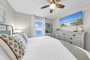 Pelican Beach Resort by Colasan