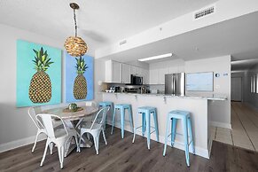 Pelican Beach Resort by Colasan