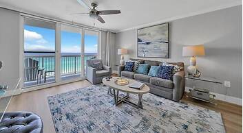 Pelican Beach Resort by Colasan