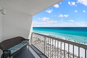 Pelican Beach Resort by Colasan