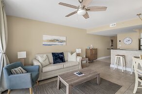 Pelican Beach Resort by Colasan