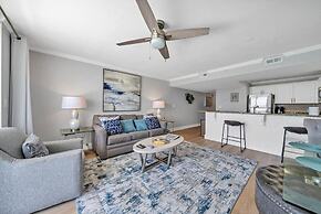 Pelican Beach Resort by Colasan