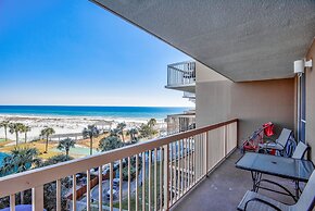 Pelican Beach Resort by Colasan