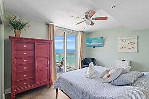 Pelican Beach Resort by Colasan