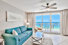 Pelican Beach Resort by Colasan