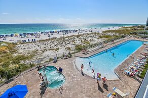 Pelican Beach Resort by Colasan